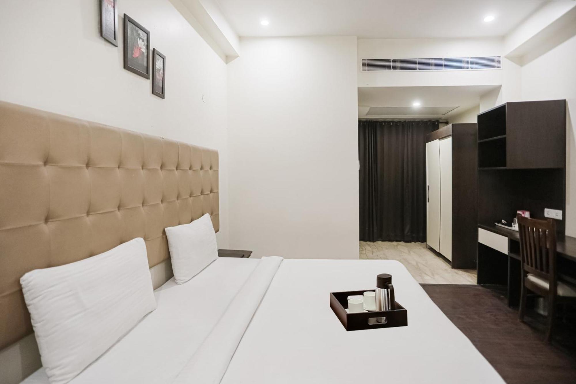 Townhouse The Amv Hotel Gurgáon Kültér fotó